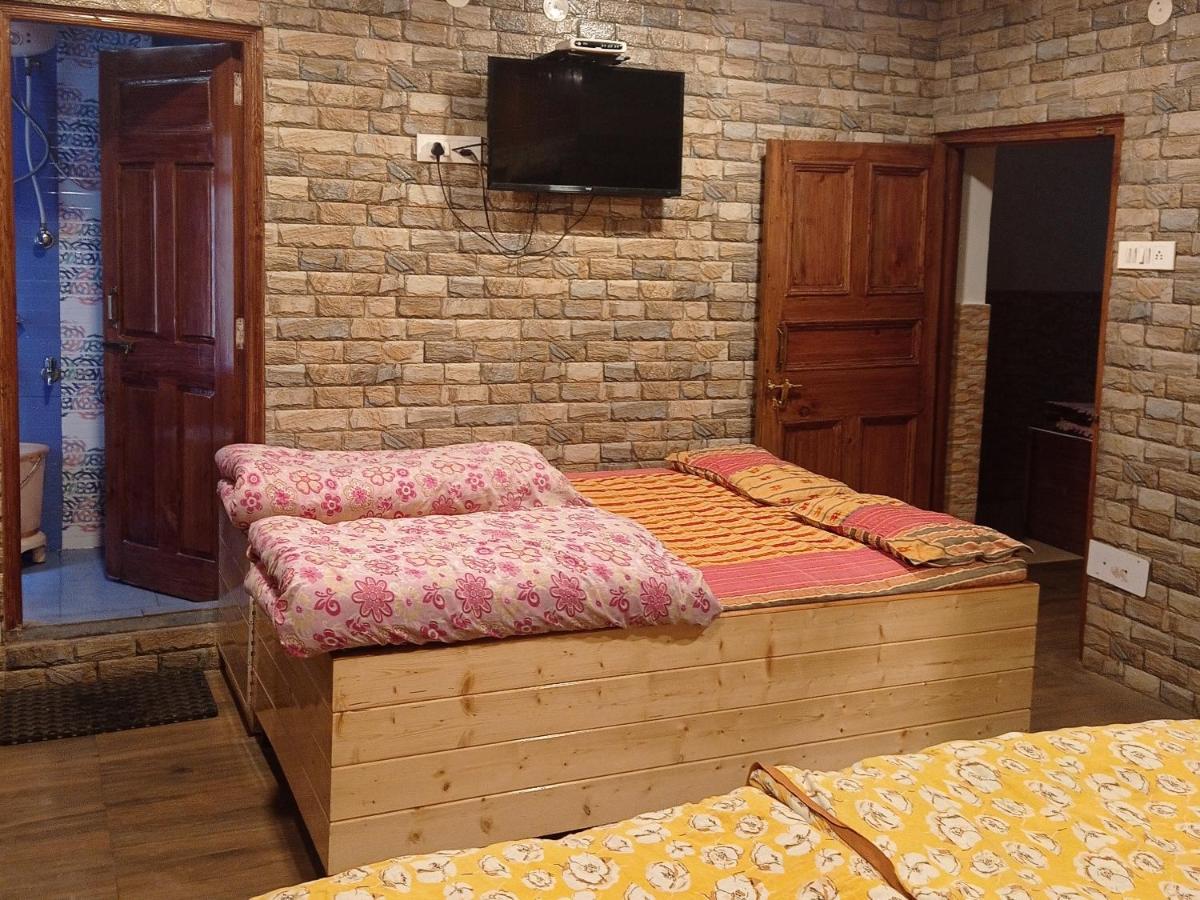 Mehdudia Guest House Shimla Bagian luar foto