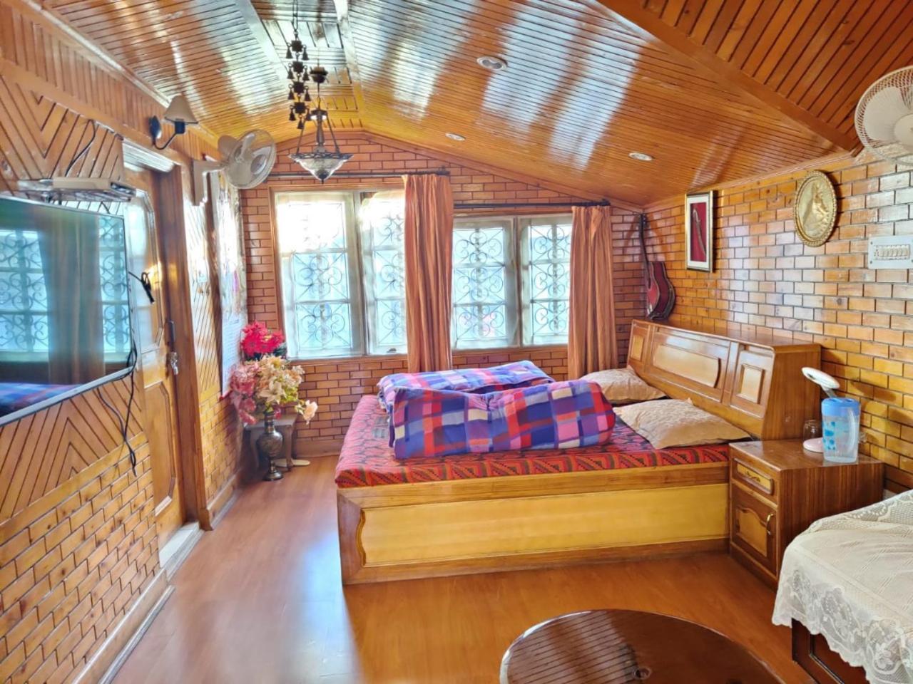 Mehdudia Guest House Shimla Bagian luar foto